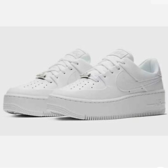 *SOLD* NWT IN BOX Nike Air Force 1 Sage Low - Picture 1 of 5